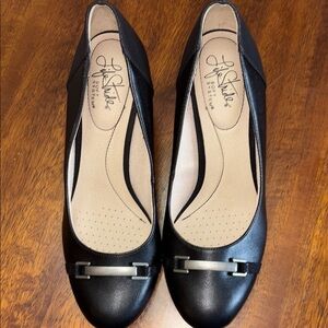 Life Stride Black Heels with Elegant Design